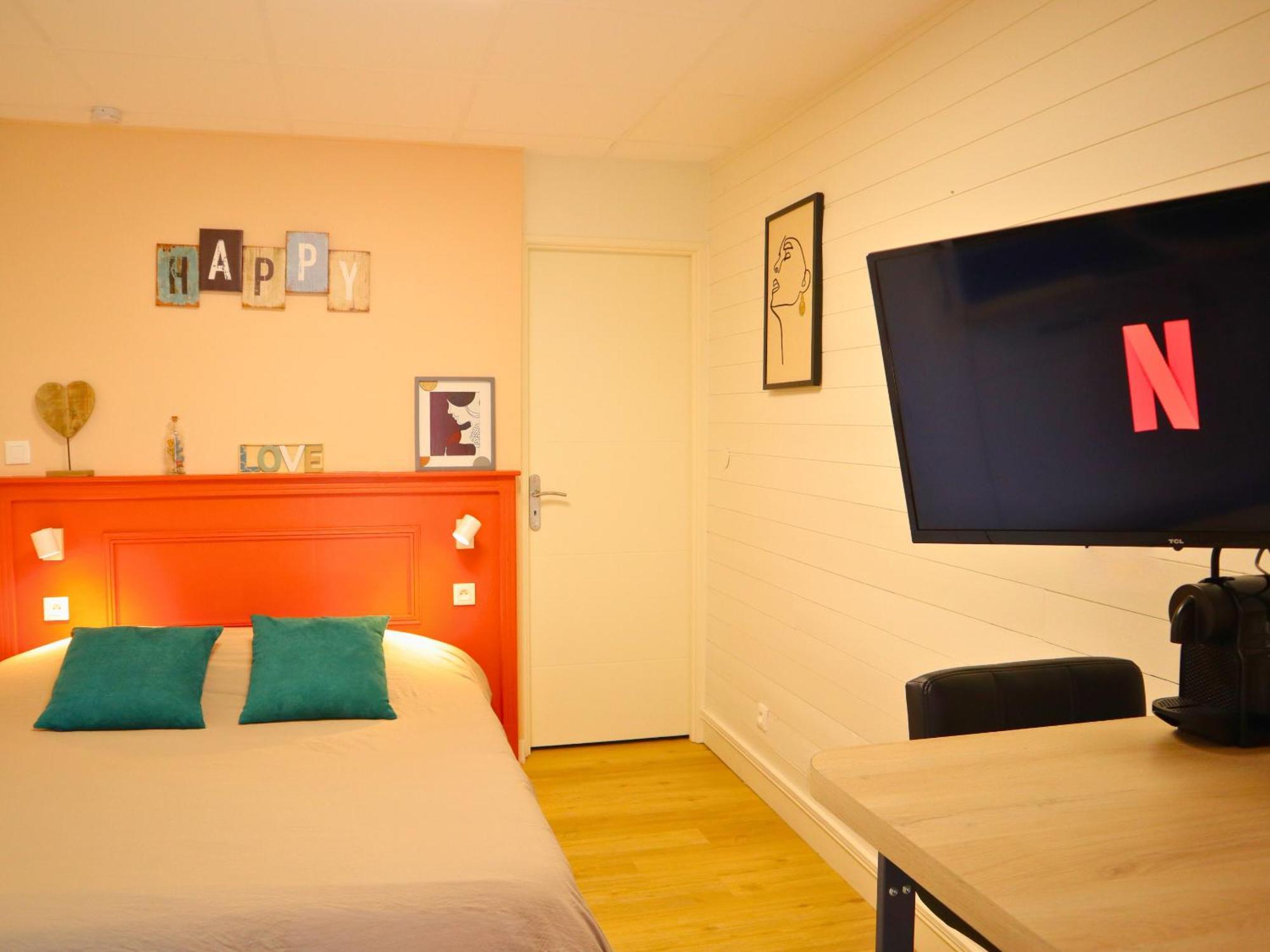 Studio Moderne Et Tout Equipe Au Coeur De Bourbourg - Gare A Proximite Εξωτερικό φωτογραφία