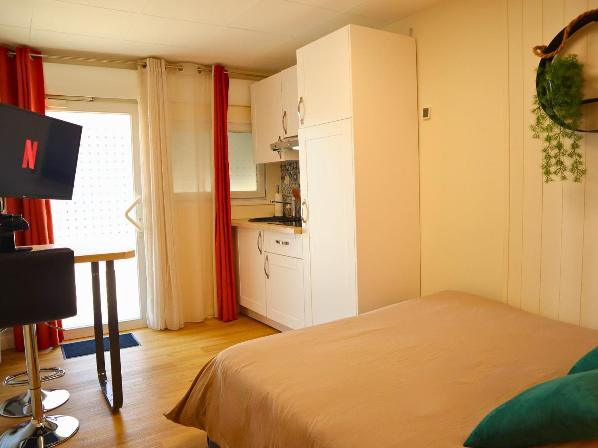 Studio Moderne Et Tout Equipe Au Coeur De Bourbourg - Gare A Proximite Εξωτερικό φωτογραφία